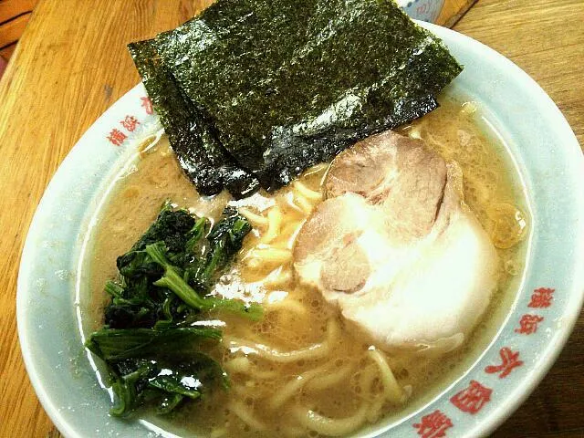 Snapdishの料理写真:家系ラーメン♪|ゆみゆみさん