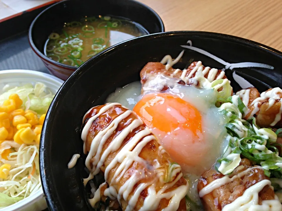 鳥つくね丼➕半熟玉子|※Akiさん