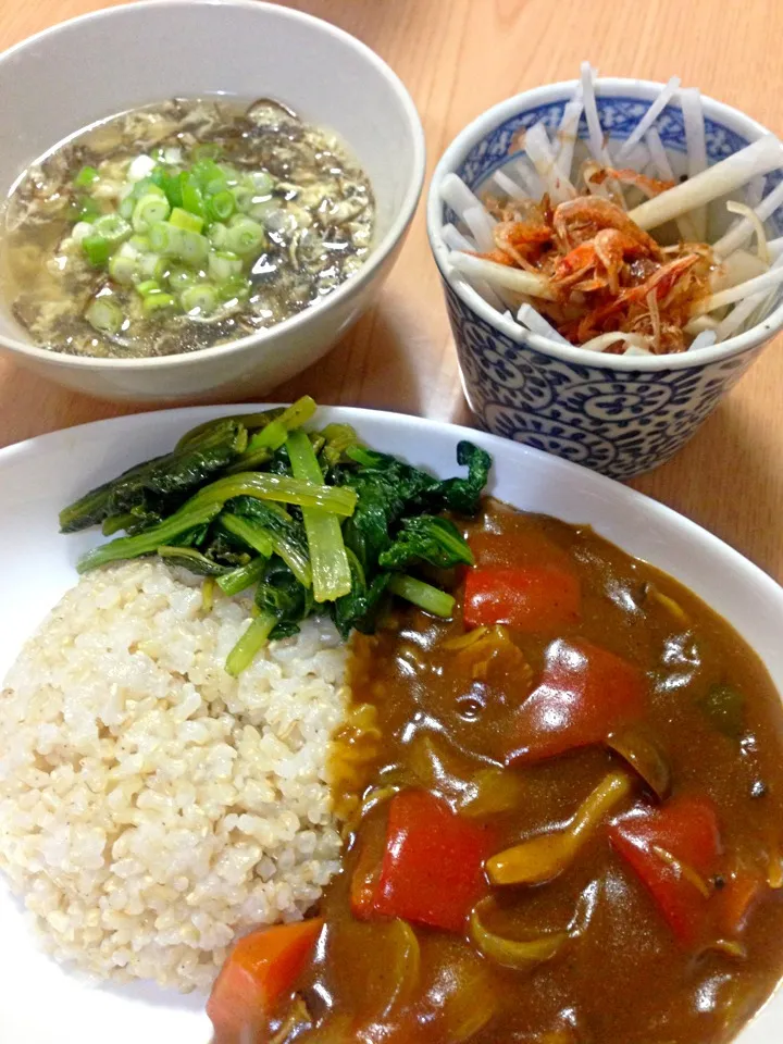 しめじと鶏肉のカレー・大根と桜エビのサラダ・もずくと玉子のスープ|machikoさん