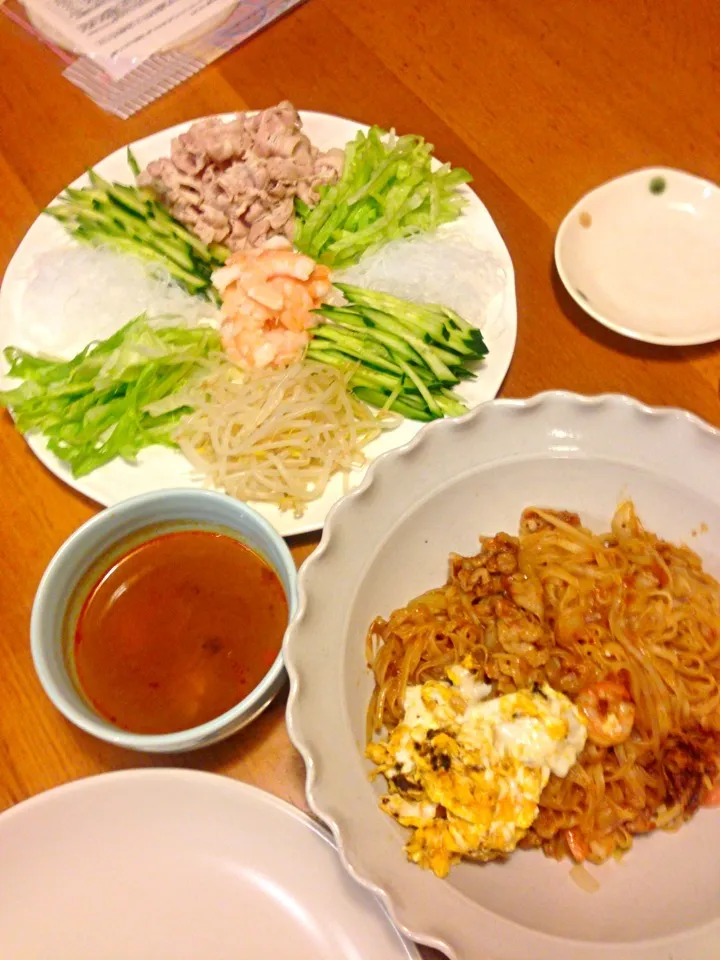 Snapdishの料理写真:生春巻き、トムヤムクン、タイ風焼きそば バッタイ|タカ☆さん