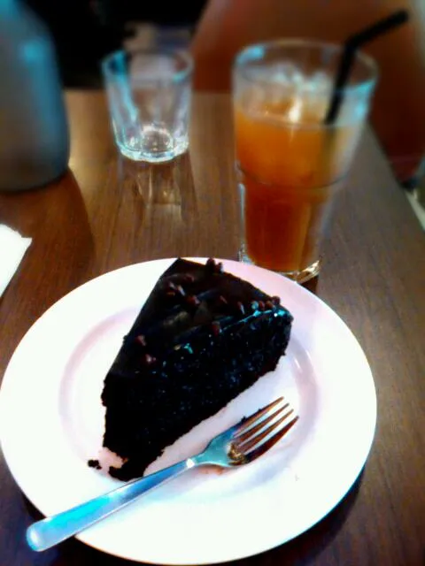 "Kahlua"

(a dark chocolate cake with Kahlua liquor)|rhaznaeyさん