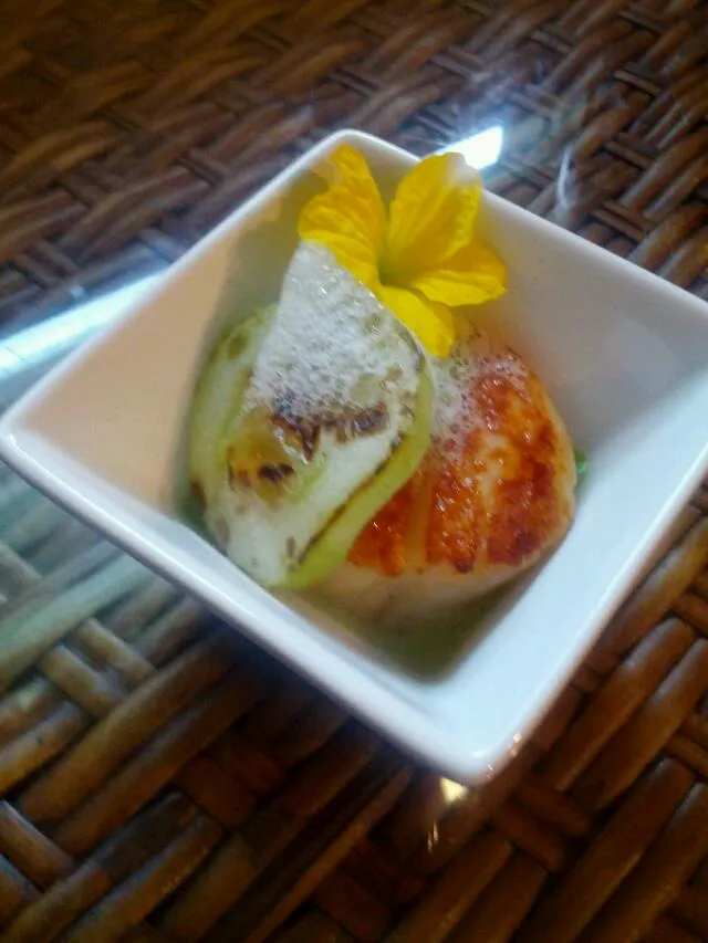 Snapdishの料理写真:scallop+charred cucumber+lemon cloud+mustard green & ginger with ponzu|mike cさん