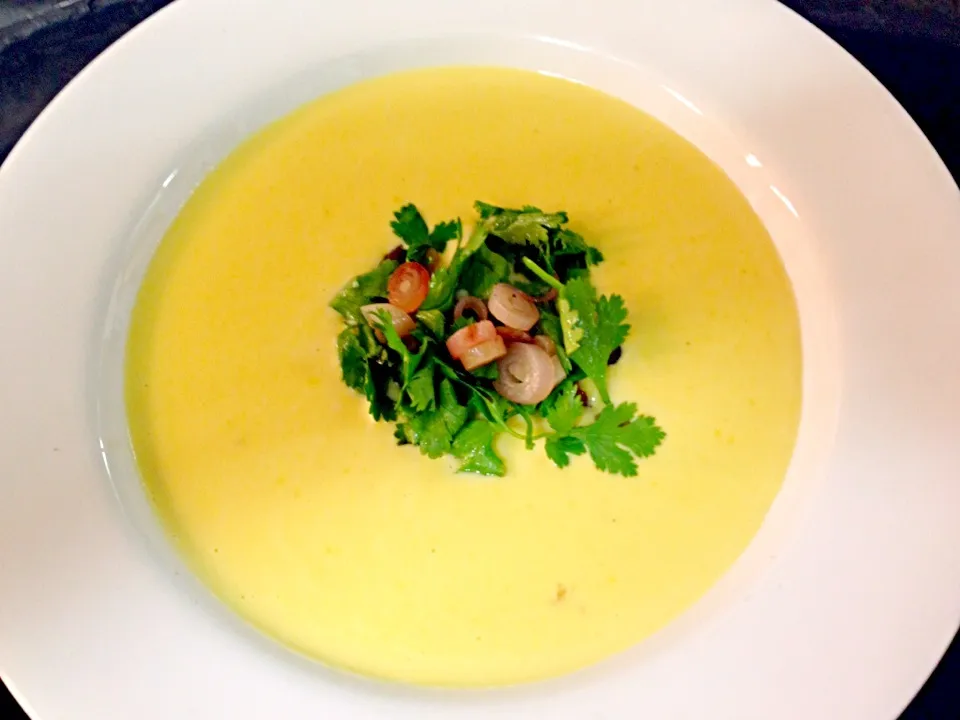 Corn Soup garnished with Pickled Ramps, Bacon Lardon and Cilantro|Christopher William Beasleyさん