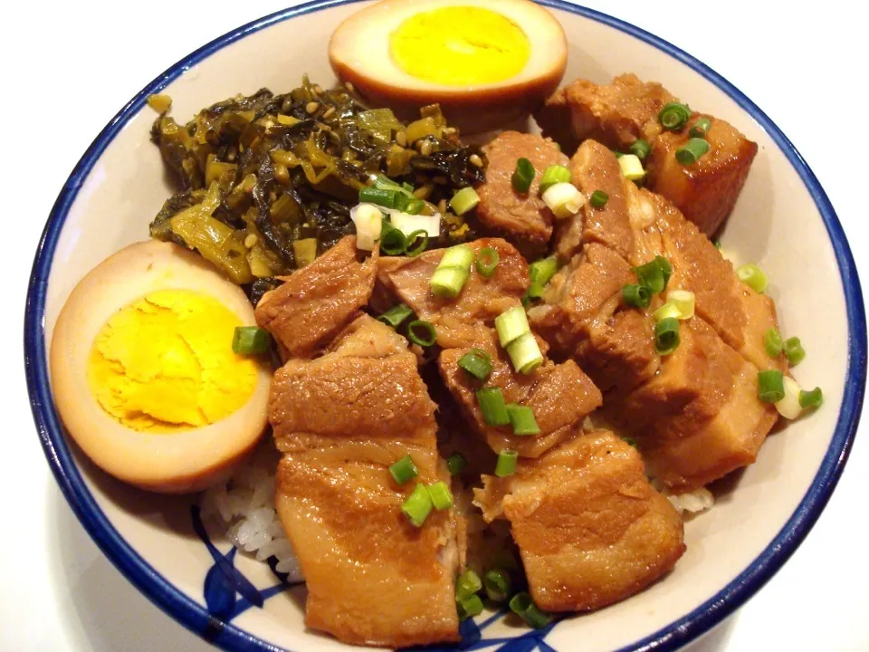 豚三枚肉醤油煮込み丼ミ二|河田 みどりさん