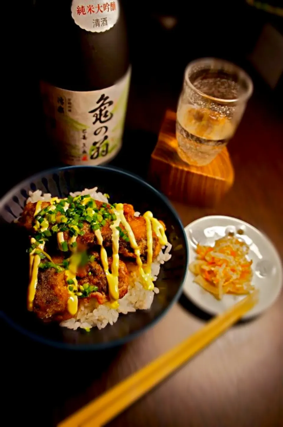 自分で釣ったカツオで唐揚げマヨ丼！日本酒も一緒に。|okaliliさん