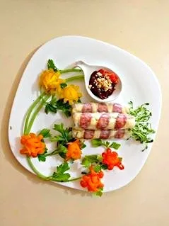 vietnamese-rice paper-rolls-with jicama-eggs, carrot and Chinese  sausage|Lynh Lynhさん