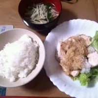 tekko814さんの蒸し鶏のごまポンソースでさっぱり晩ご飯♡|てってくんさん