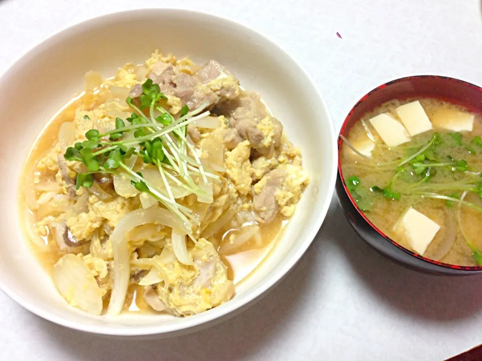 親子丼  豆腐のお味噌汁|嶋田 美希さん