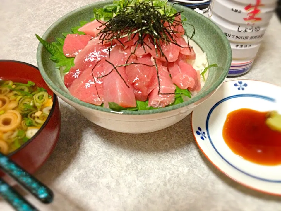 丼|サトゥーさん