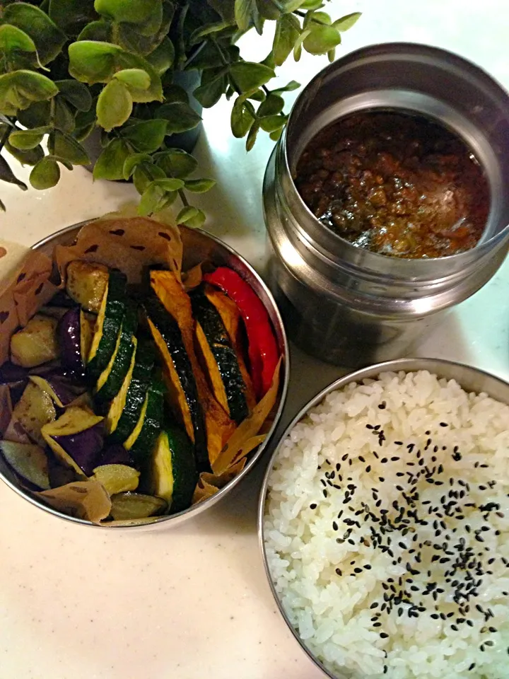 夏野菜キーマカレー弁当|またのさん