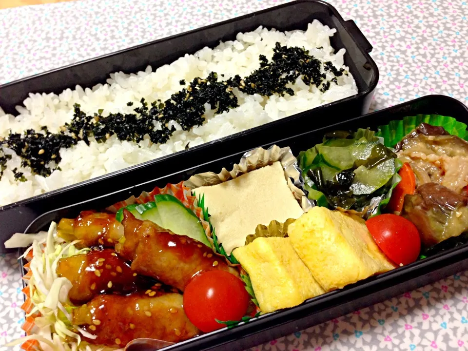 Snapdishの料理写真:アスパラの肉巻き弁当|マキさん