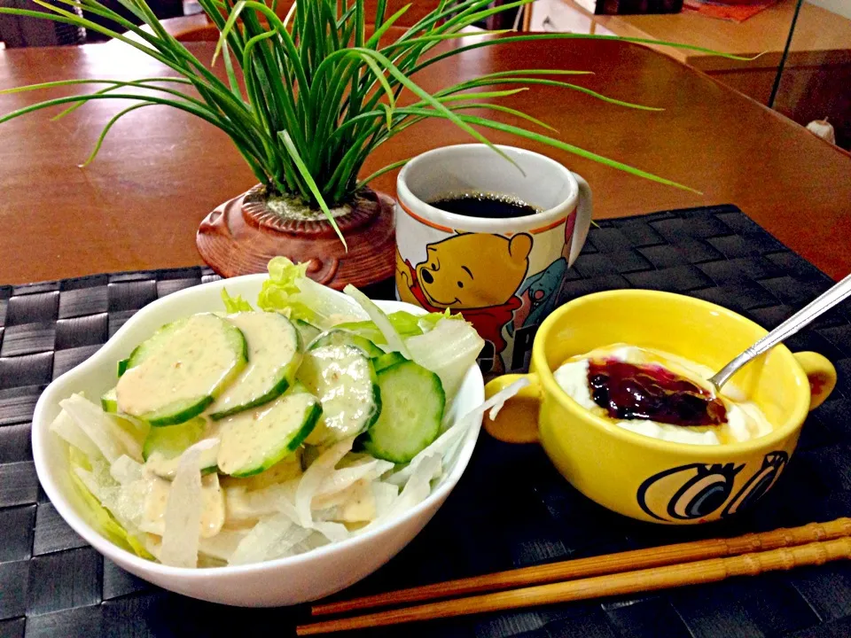 大根ミックスサラダ＆🐝蜂蜜🍇ベリーヨーグルト☕|マニラ男さん