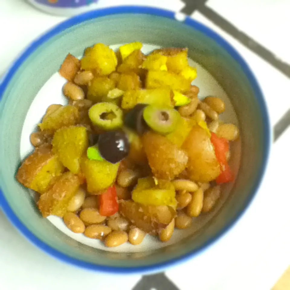 Beans, potatoes, tomatoes & olives|Sai linさん