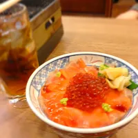 Snapdishの料理写真:サーモンイクラ親子丼|ユージさん