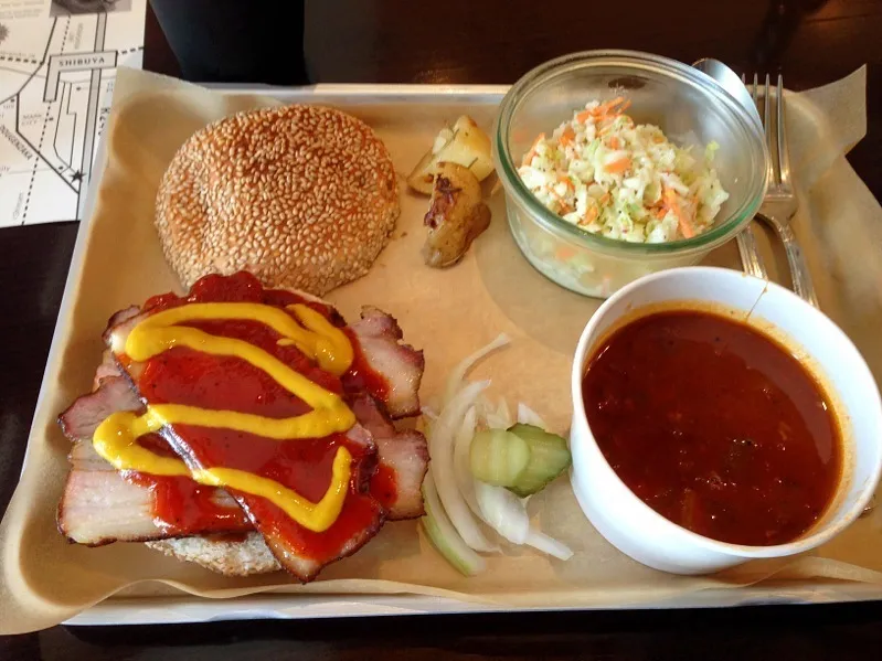 Pork Belly Sandwich, Coleslaw and Chilli|chan mitsuさん