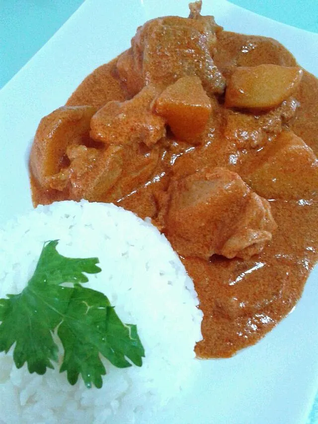 Thai Massaman Curry Chicken|Pae Thongyaemさん