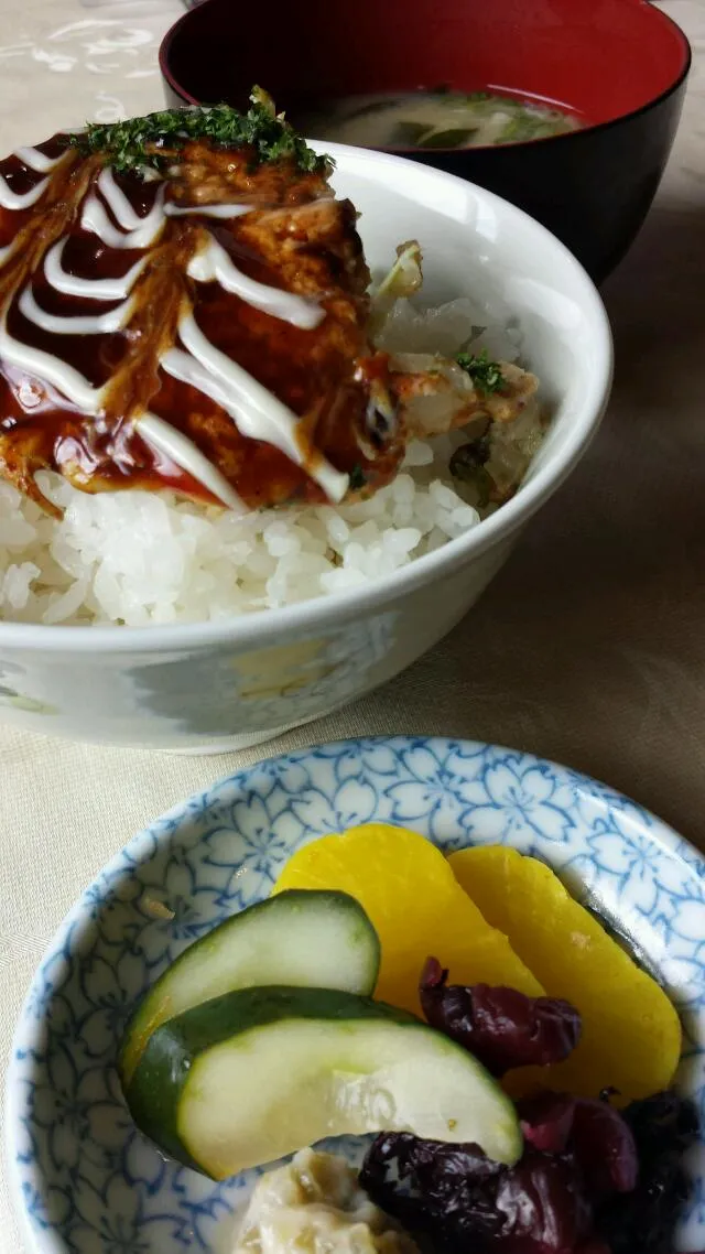 【沼津 つくし】お好み定食、味噌汁、漬物、お好み、御飯は以外と合う!!(°∀°)!!|うめロクさん