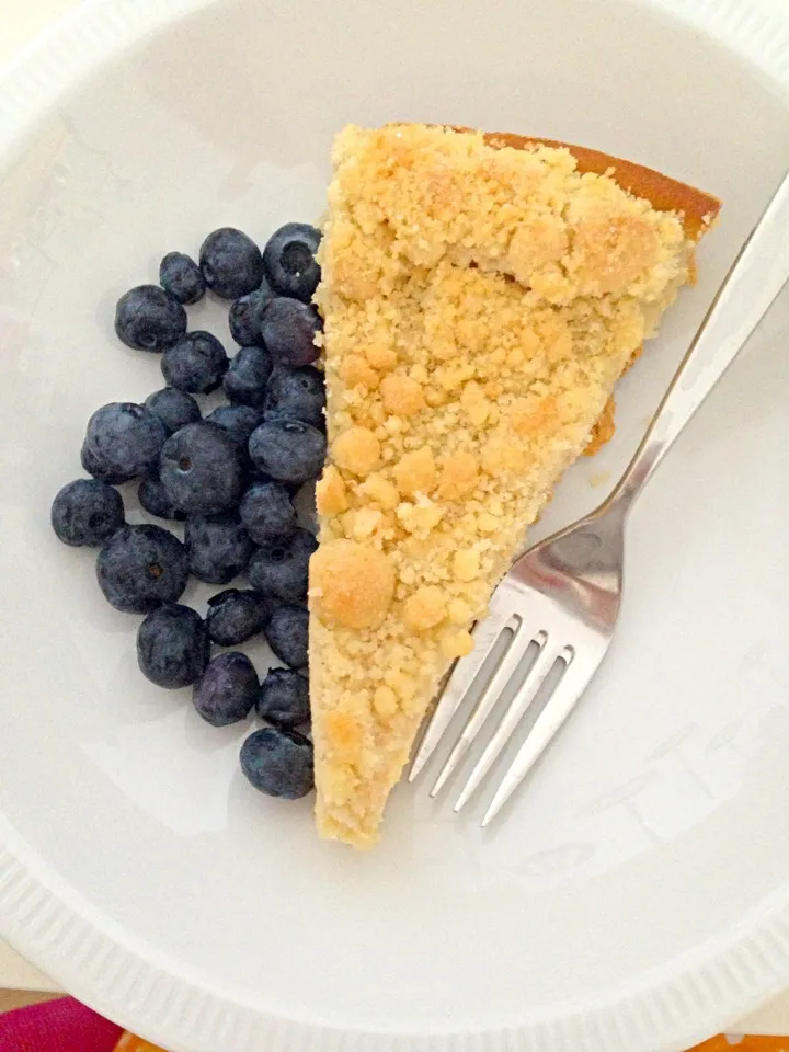 Snapdishの料理写真:Pudding pie with blueberries 🍰|Jessica Antonioさん