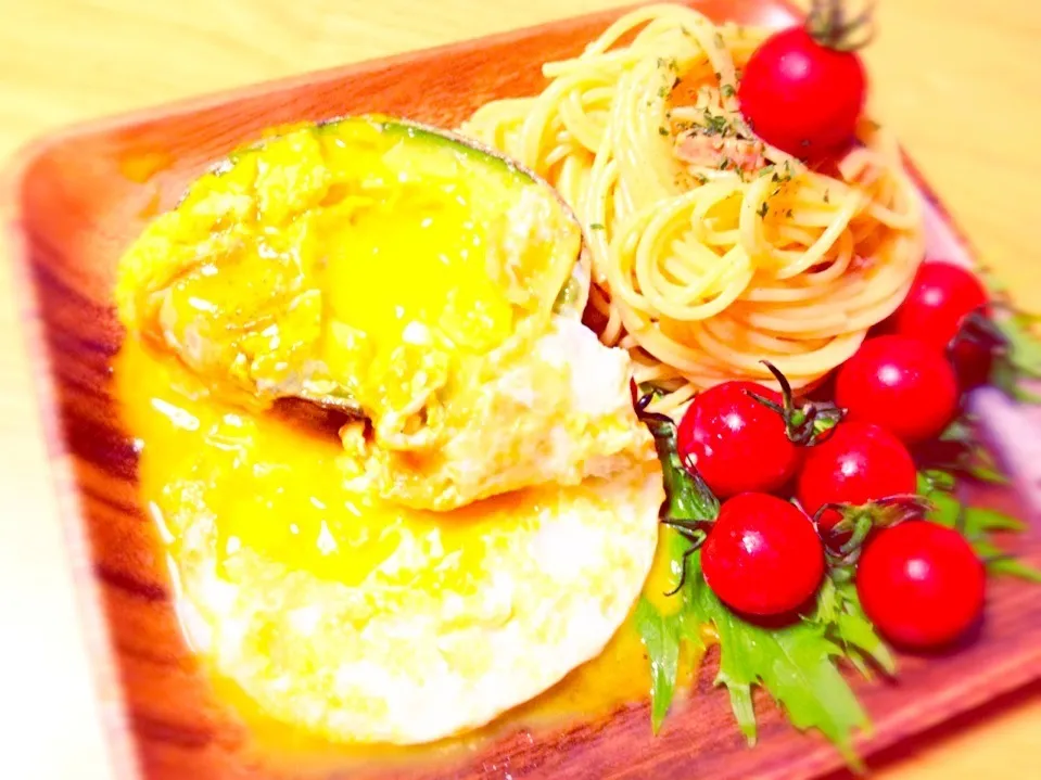 Fried egg in avocado|chi-zuさん