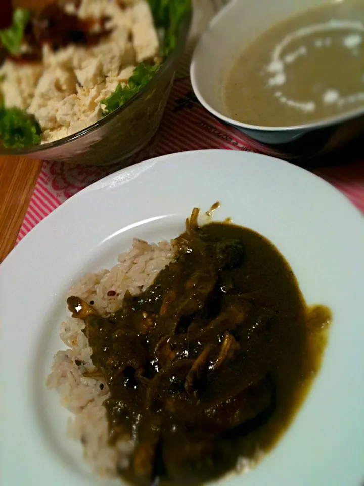 9/2 茄子ときのこの小松菜カレー，ごぼうポタージュスープ，もやしと豆腐のサラダ|kykyさん