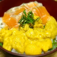 Snapdishの料理写真:ウニ鮭丼‼|るいさん