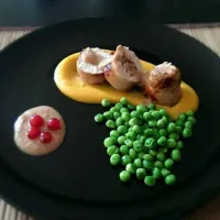 Fig and goat cheese stuffed turkey with pumpkin-sweet potato puree and peas|Keukenprinsesさん