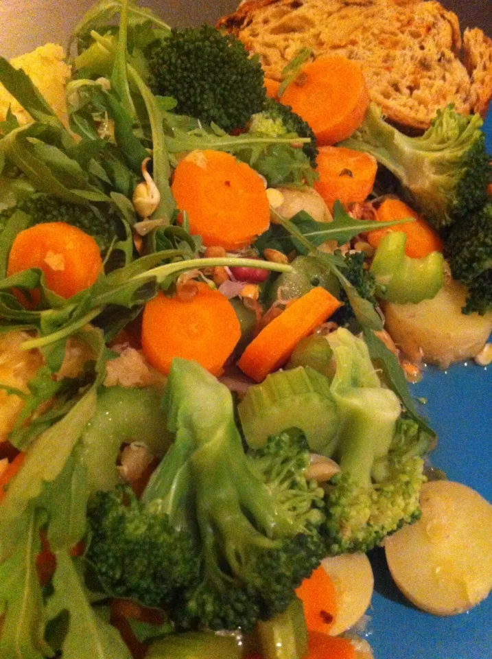 Snapdishの料理写真:Lentil, broccoli, carrot & potato salad with mature cheddar jalapeño bread|Nick Hiderさん