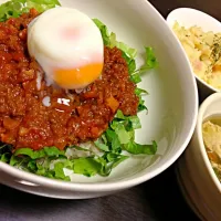 Snapdishの料理写真:タコライス風ミートソース丼•ポテトサラダ•かきたまコンソメスープ|aya.hさん