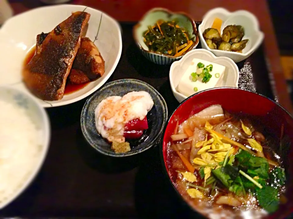 あおもり八丁堀のホッケとマグロ赤身山かけ定食|tonさん