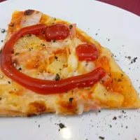 Snapdishの料理写真:Pizza (Hula Hula)|Narisra Kirtibutrさん