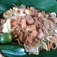 pancit canton #noodles #yum #withchicharon|Michelle Ann Elazeguiさん