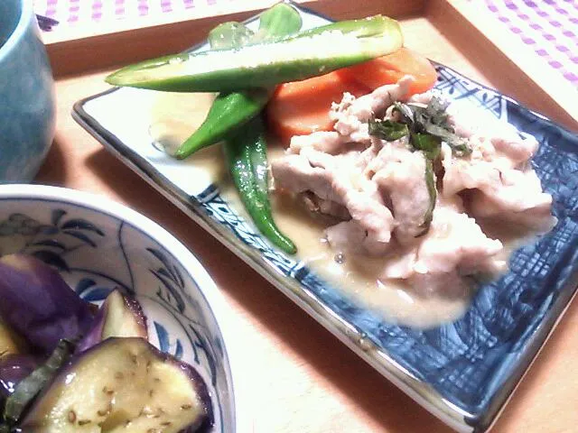 Snapdishの料理写真:今日はごまだれ冷しゃぶ|わこさん