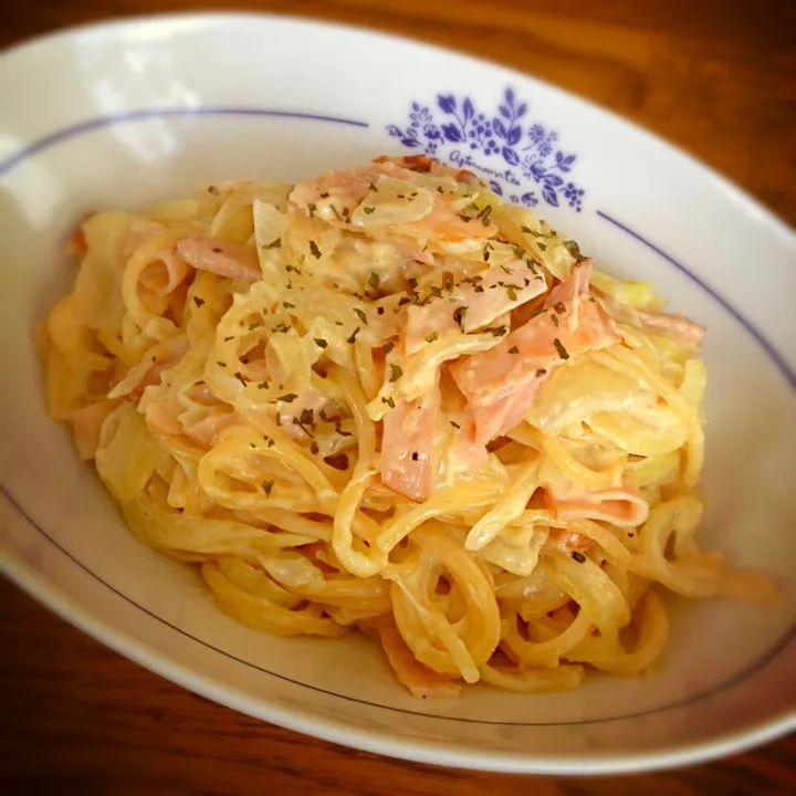 簡単 ハムと玉ねぎのクリームパスタ|こむちさん