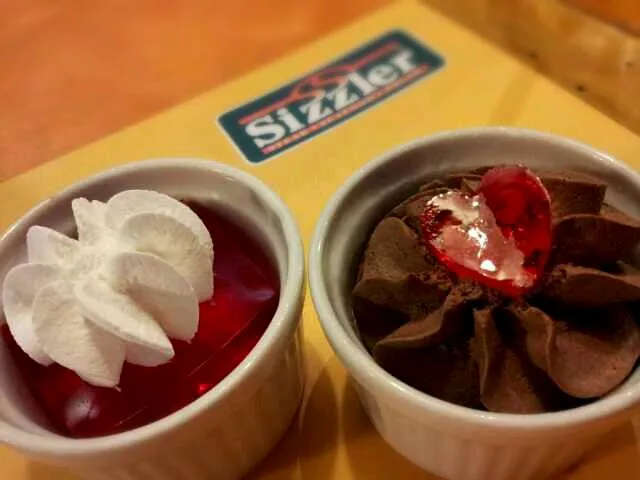 Jelly and Chocolate Mousse @ Sizzler|ChomChuanChim (ชมชวนชิม)さん