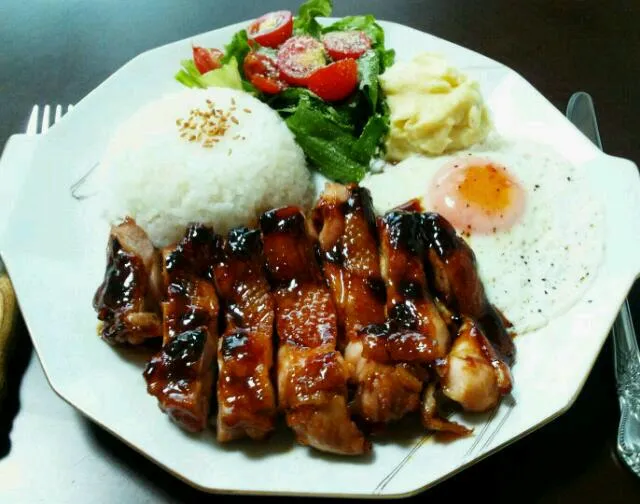 Snapdishの料理写真:バーベキューチキン One Plate Breakfast with BBQ Chicken|ひろさん