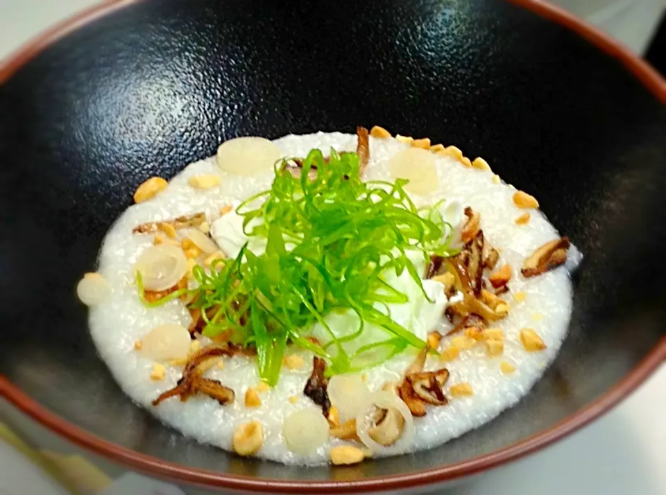 Congee, Pickled Ramps, Shiitake, Peanuts, Scallion and Poached Egg|Christopher William Beasleyさん