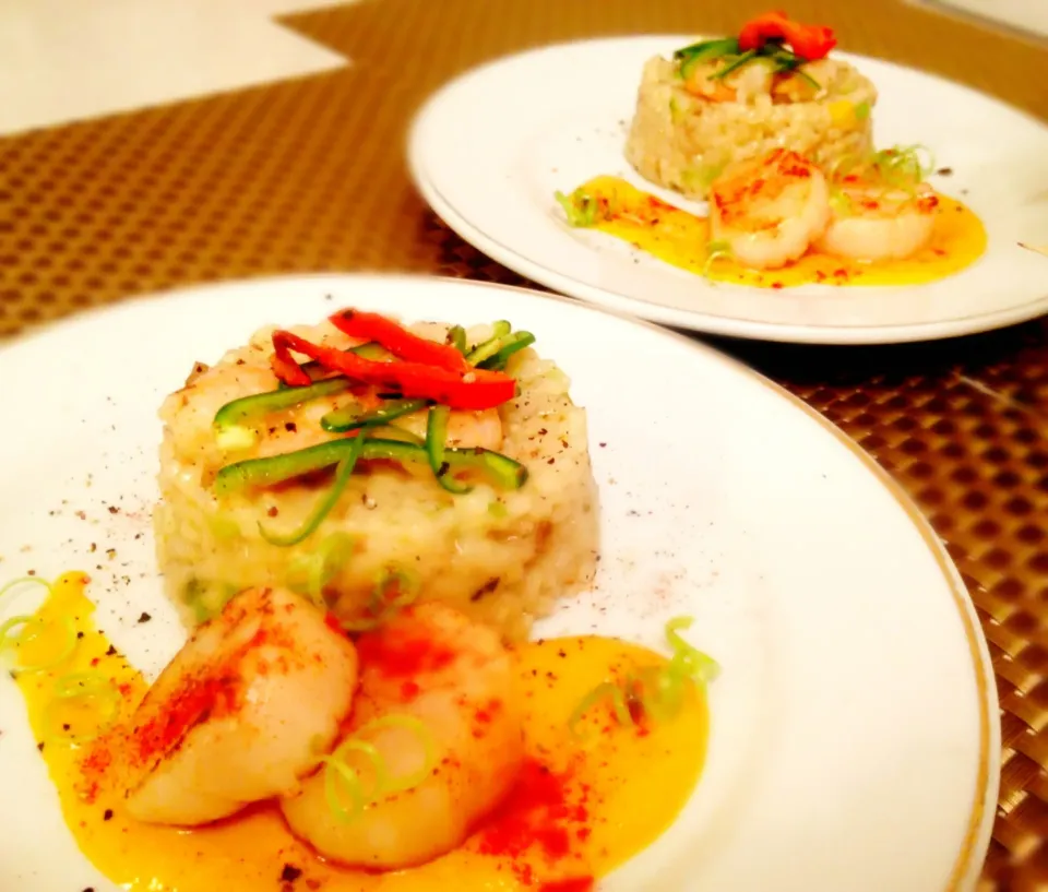 Shrimp and lotus root risotto and seared scallops with roasted yellow pepper sauce.|Kirk Awiamさん