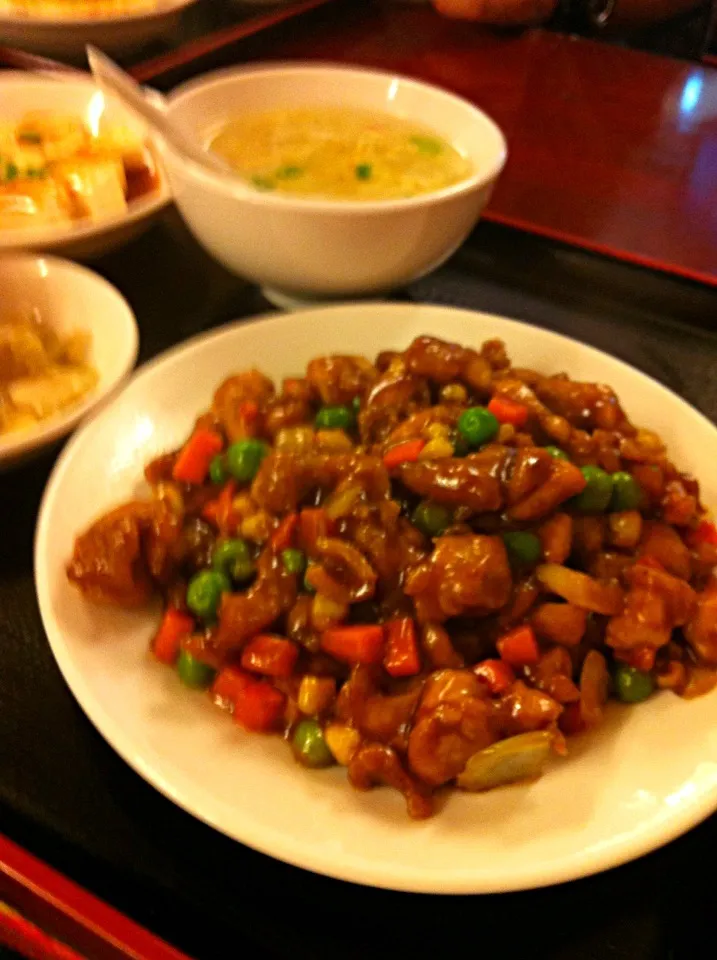 お昼ご飯は、鳥肉味噌炒め定食いただきました。|abe yoshiroさん