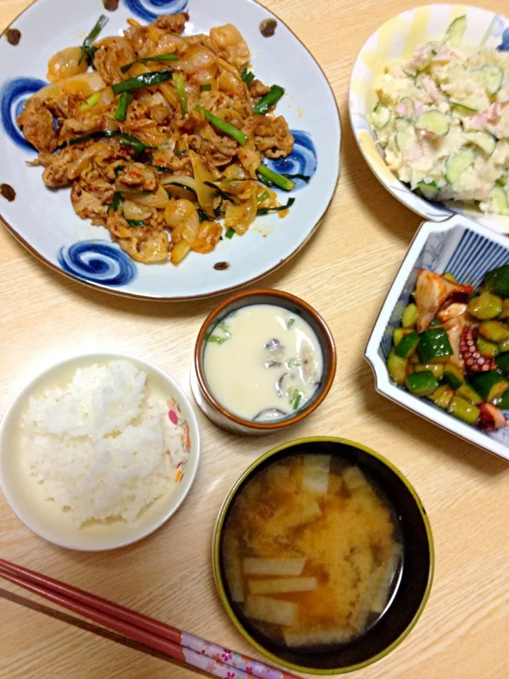 豚キムチ、茶碗蒸し、ポテトサラダ、お味噌汁|ami✞♡さん