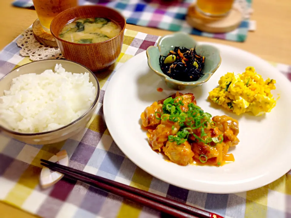 鶏チリ、ひじきの煮物、カボチャサラダ|sayuさん