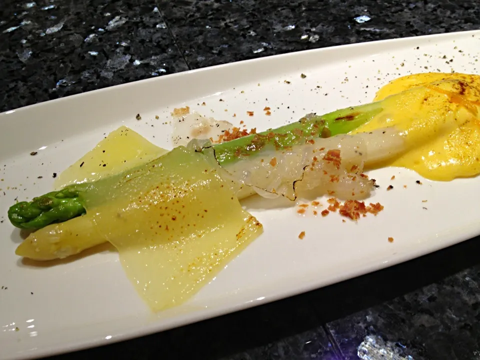 japanese asparagus & espuma & tarragon & manchego & lardo|Chris Shannonさん