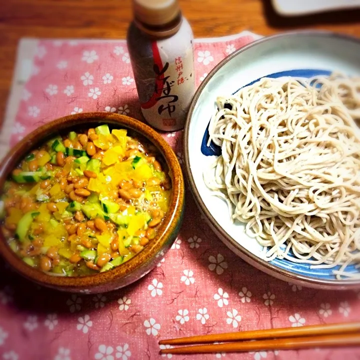 Snapdishの料理写真:納豆 胡瓜 沢庵 ぶっかけ蕎麦|こむちさん