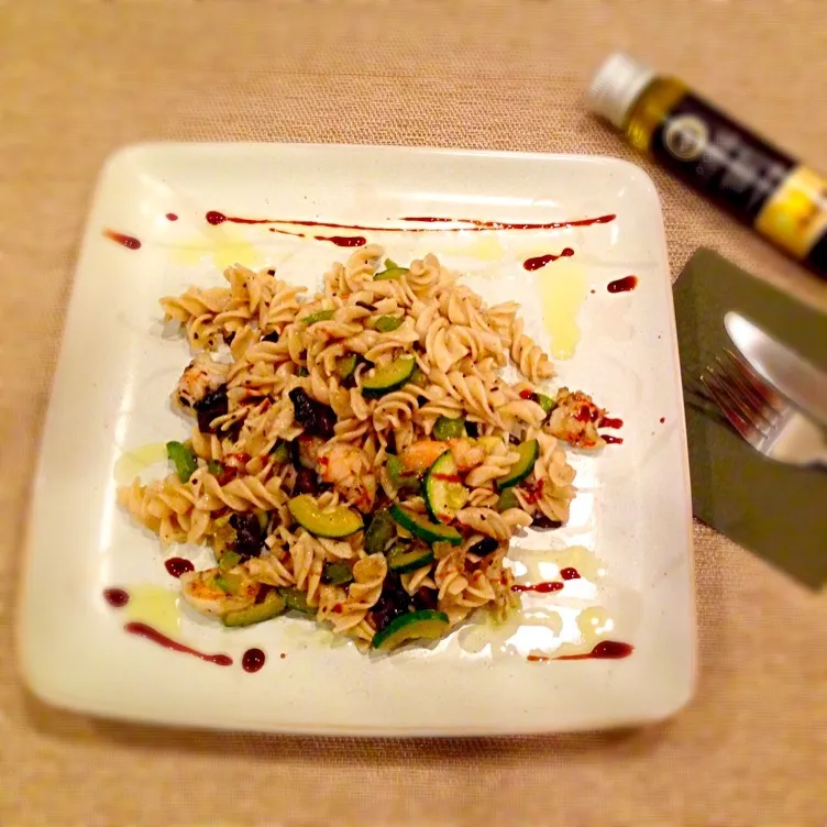 Brown rice fusilli pasta with sauté veggies and  D'Oro Selections Extra Virgin Olive Oil & Garlic|ejさん