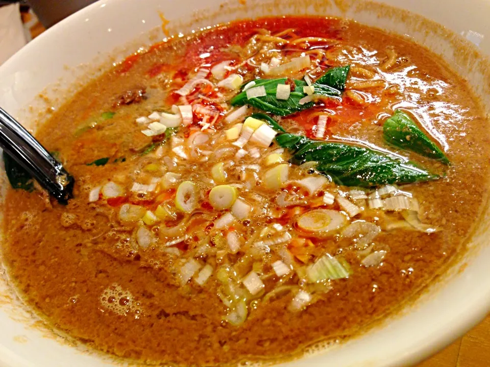 白胡麻担々麺。旨い。|たけうちさん