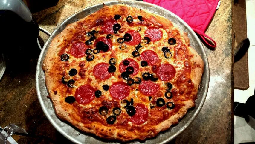 Pepperoni and olive pizza|Brianaさん