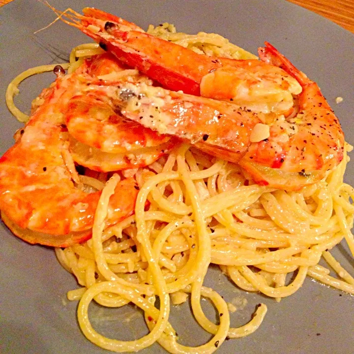 Creamy garlic prawn pasta|prissyさん