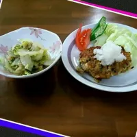 Snapdishの料理写真:厚揚げハンバーグ&白菜とツナの炒め物|ゴマぷーさん