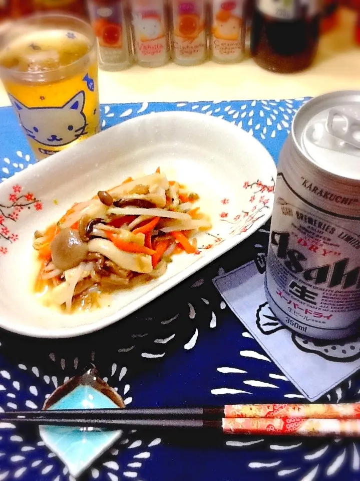 キノコピリ辛味噌和え＆ビール🍻|さとう かおりさん