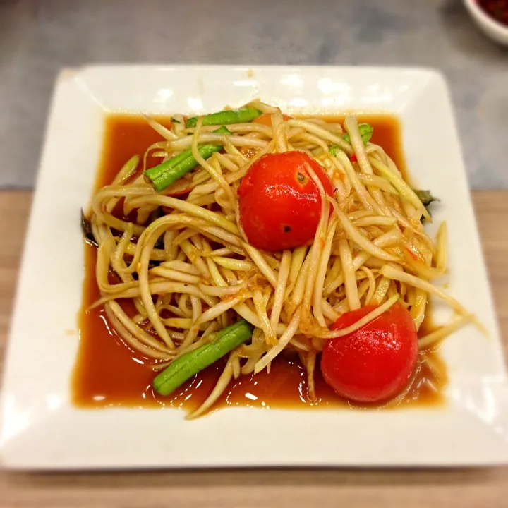 Spicy Papaya Salad "Somtum"|nicky tangさん