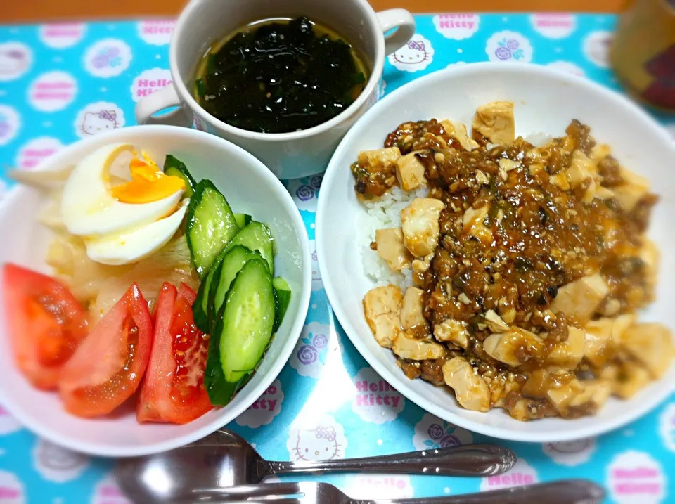 麻婆丼☆サラダ☆ワカメスープ|きよちゃんさん